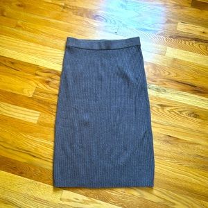 Gap skirt size medium perfect for the cold weather